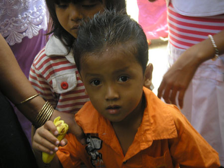 35a) Boy with glitter