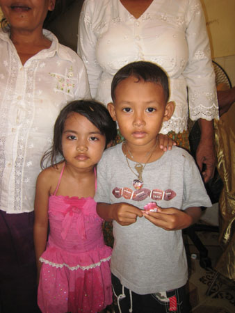 52) Shy children